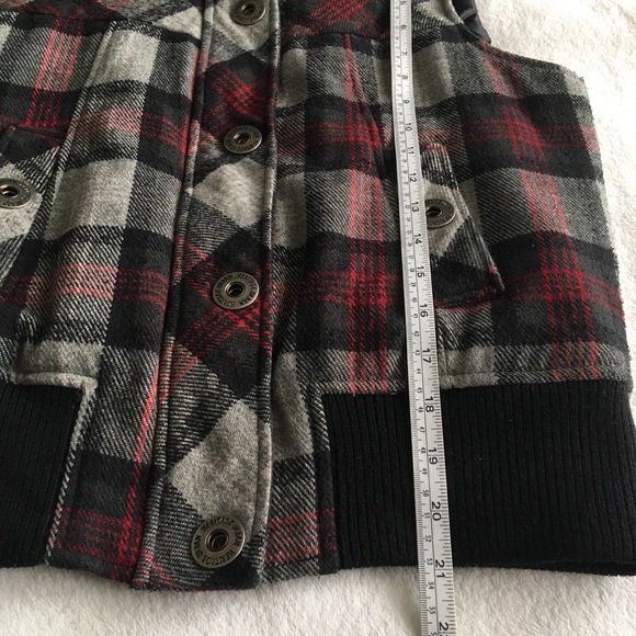 Urban Heritage medium limited edition vest - Picture 14 of 14